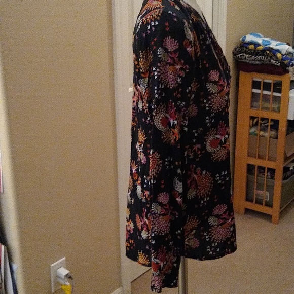 Conversations by Anthropologie black bird & floral print blouse size 4 - Picture 2 of 8